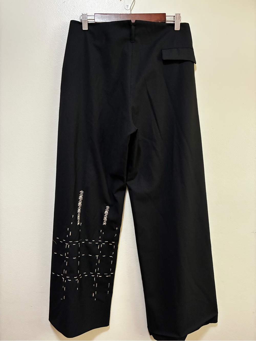 Marithé François Girbaud Black Pleated Dress Pants with White Stitch Detail 30 - Picture 6 of 8